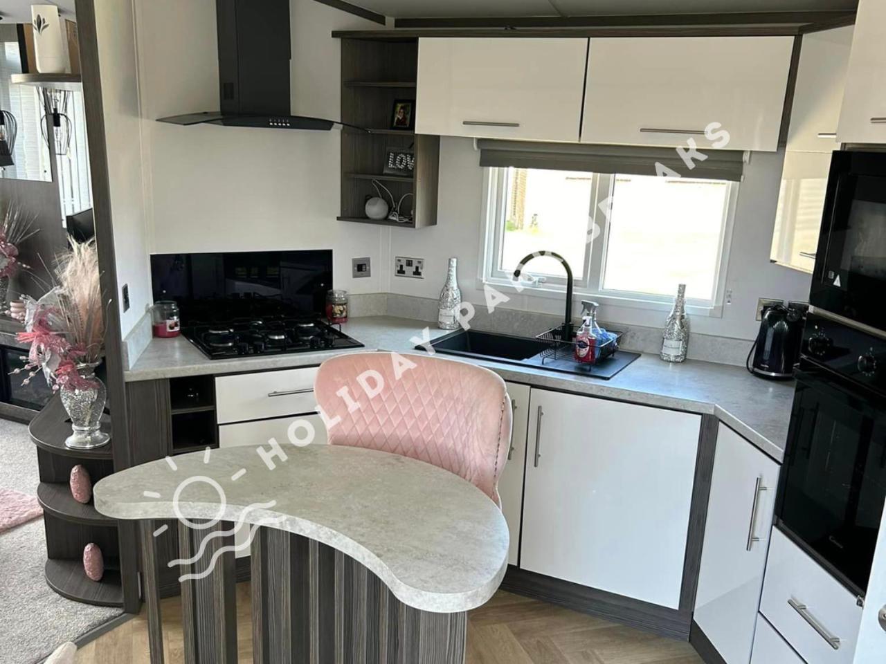 Luxury 2 Bedroom At Seal Bay Resort Selsey Eksteriør bilde